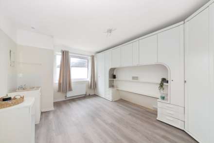 Kelvedon Close, Kingston Upon Thames, Image 8