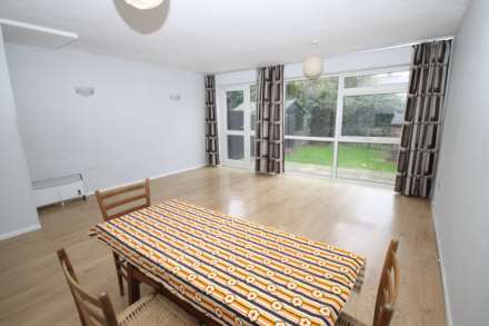 Newborough Green, New Malden, Image 3
