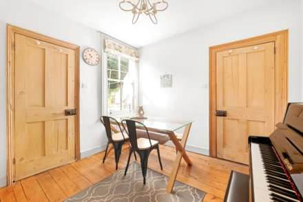 Chestnut Grove, New Malden, Image 4