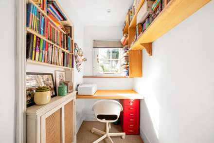 Chestnut Grove, New Malden, Image 6