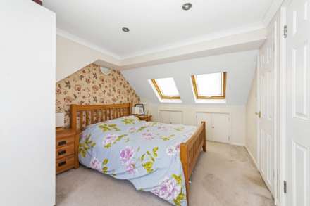 The Crescent, New Malden, Image 10