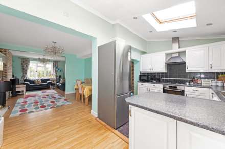 The Crescent, New Malden, Image 4