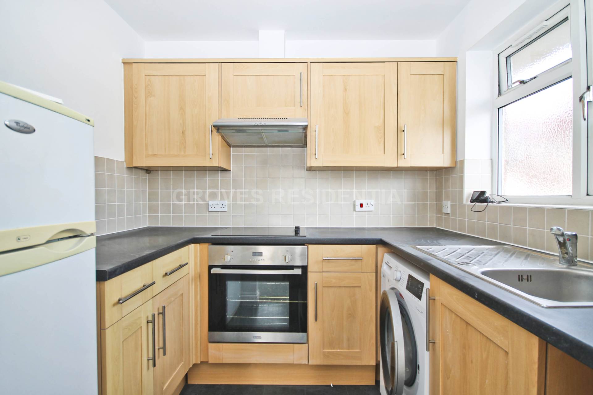 Holmwood Court, New Malden, Image 4