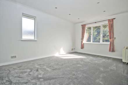 Holmwood Court, New Malden, Image 2