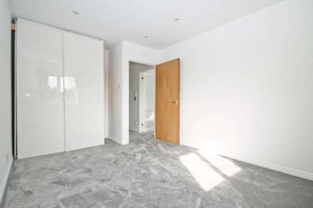 Holmwood Court, New Malden, Image 7