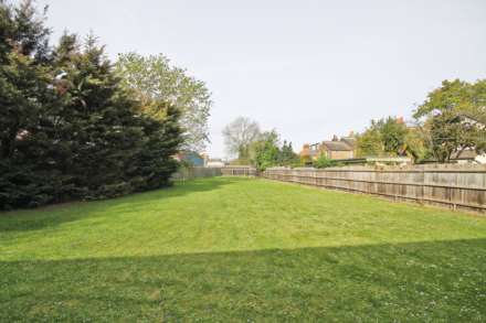 Holmwood Court, New Malden, Image 8