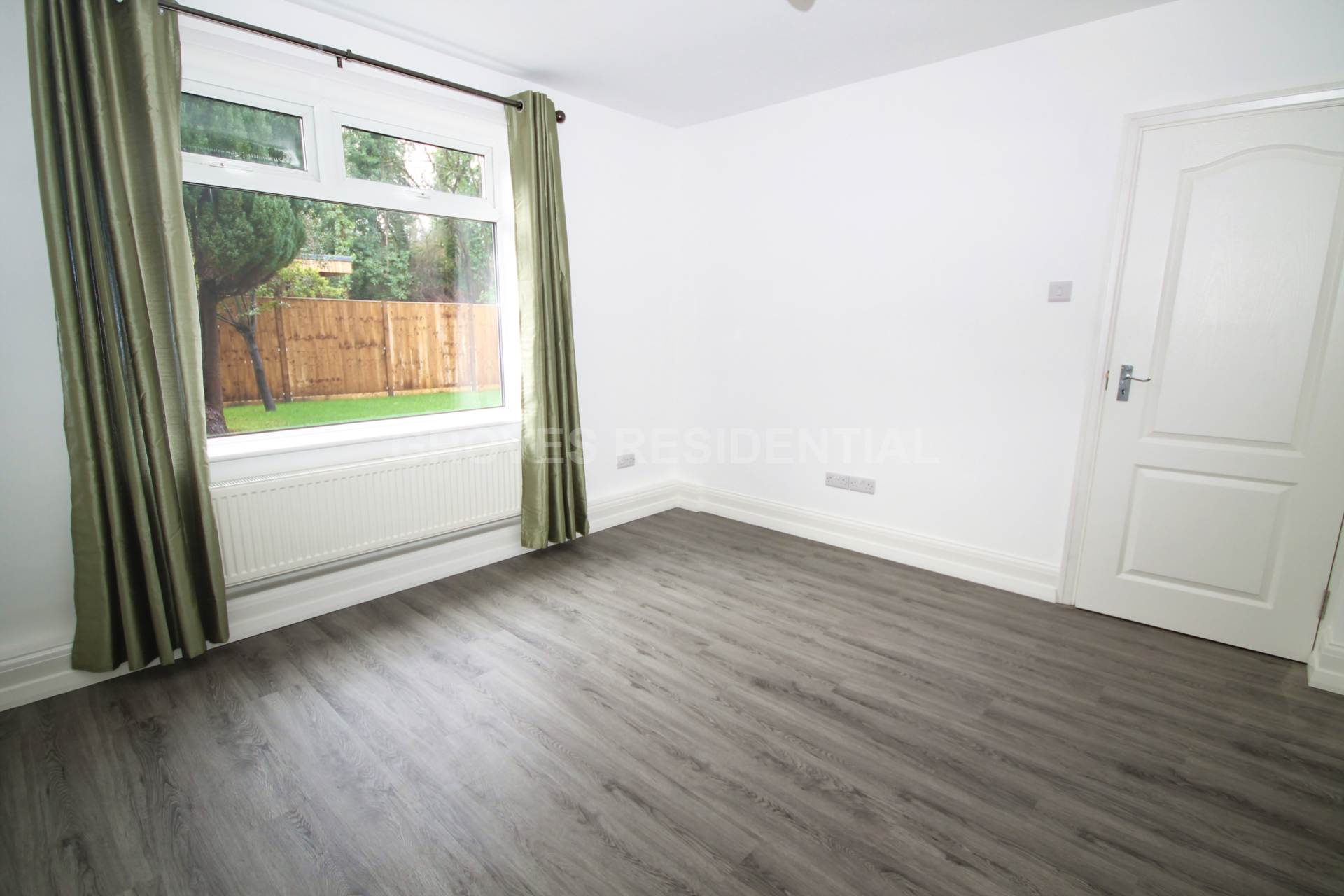 Aboyne Drive, London, Image 4