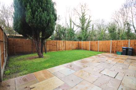 Aboyne Drive, London, Image 9