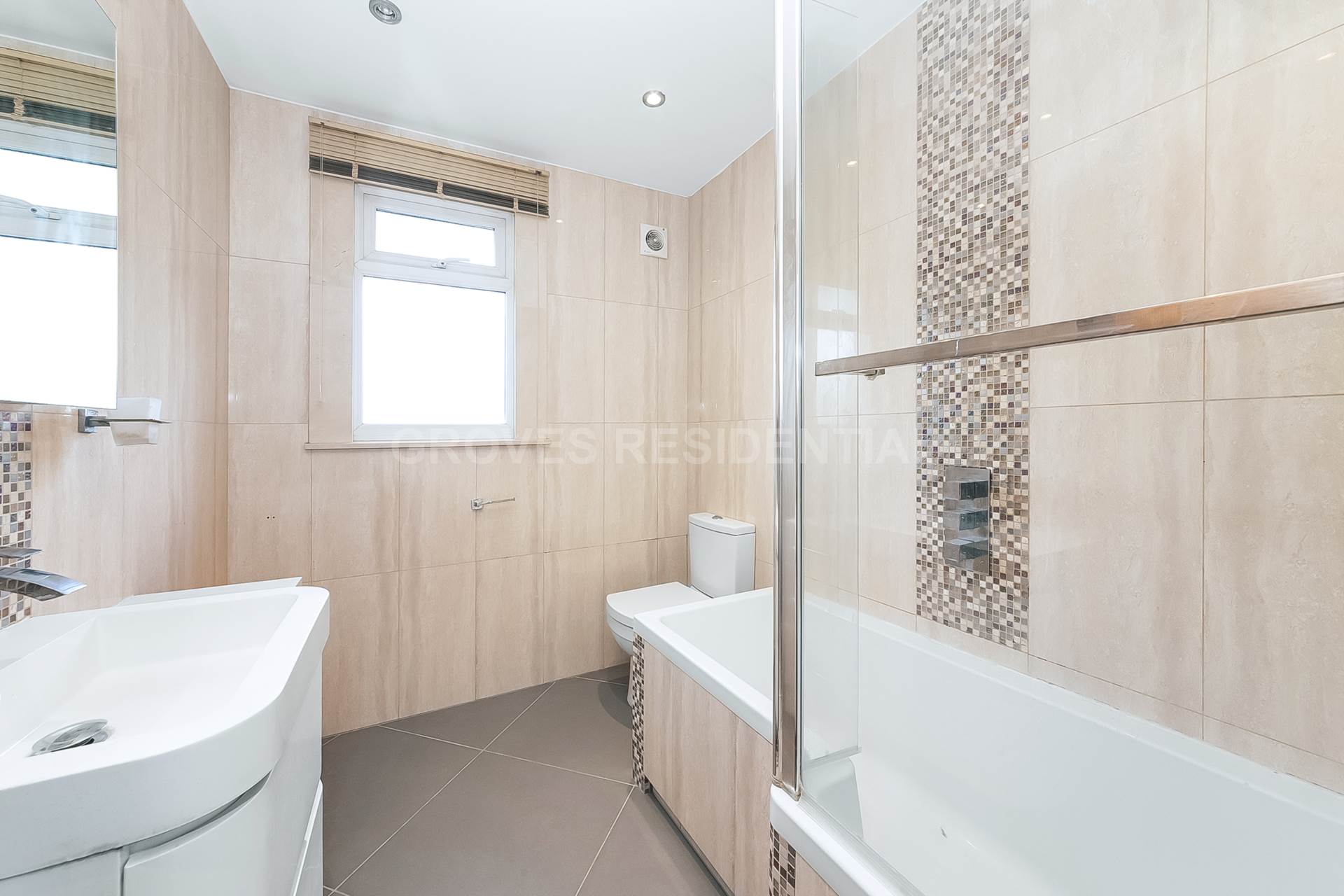 Myrtle Grove, New Malden, Image 15