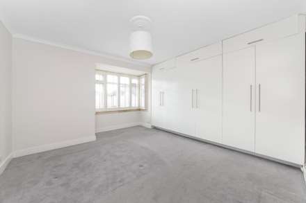 Myrtle Grove, New Malden, Image 11