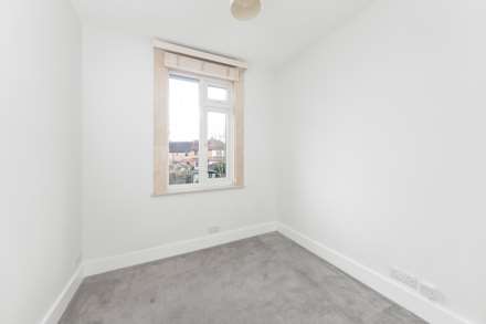 Myrtle Grove, New Malden, Image 14