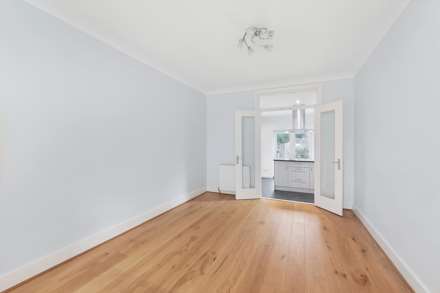 Myrtle Grove, New Malden, Image 7