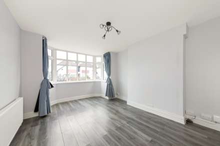 Van Dyck Avenue, New Malden, Image 4