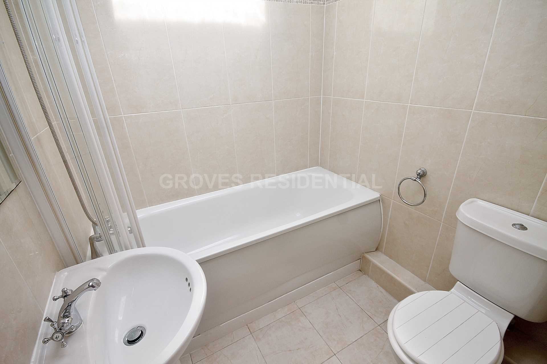 Cheam Common Road, Worcester Park, Image 6