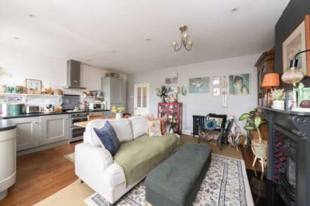 Albemarle Gardens, New Malden, Image 3