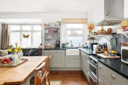 Albemarle Gardens, New Malden, Image 6