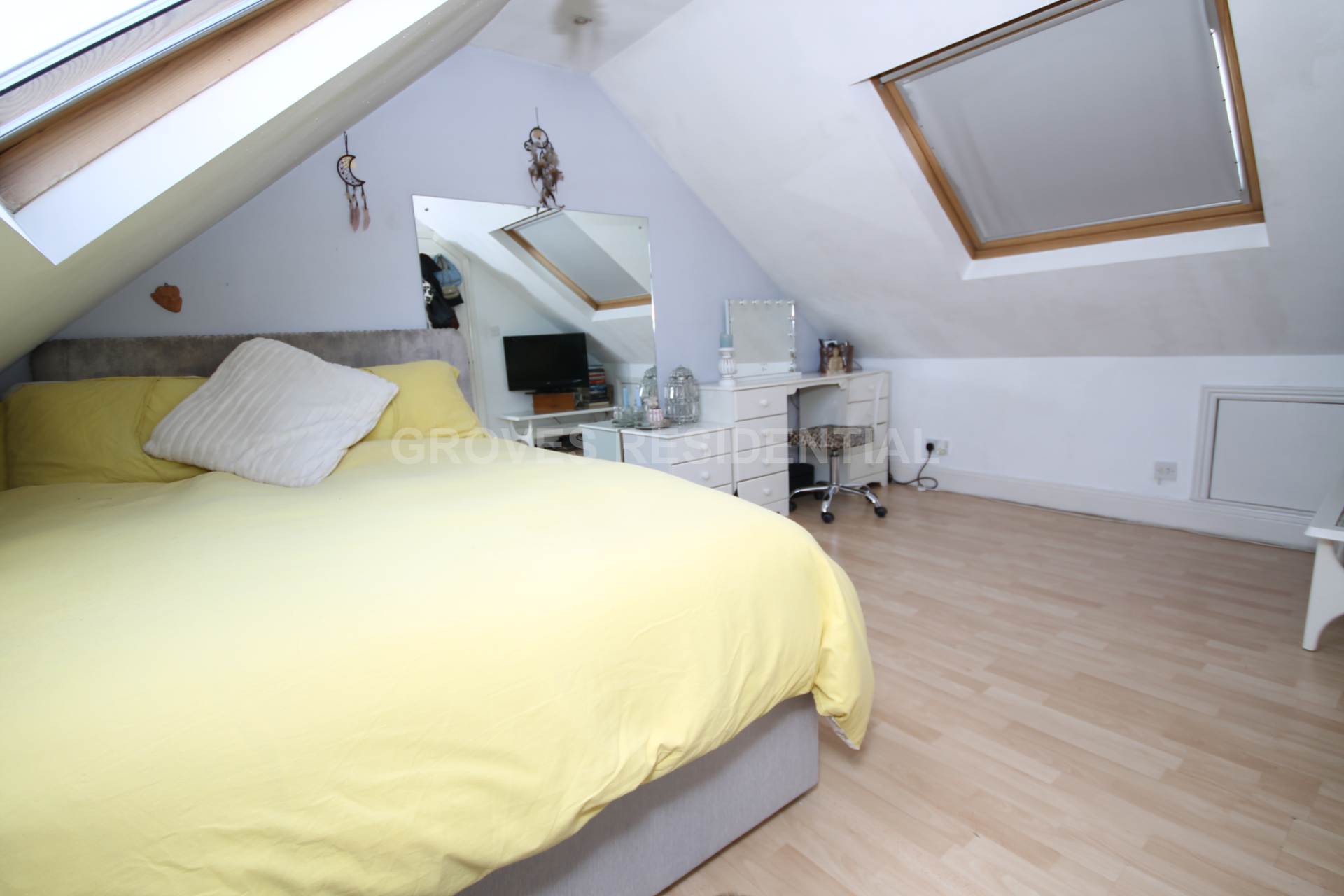 Chestnut Grove, New Malden, Image 20