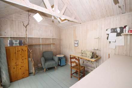 Chestnut Grove, New Malden, Image 13