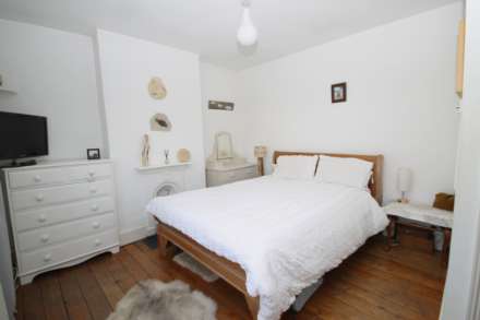 Chestnut Grove, New Malden, Image 17