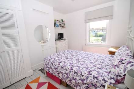 Chestnut Grove, New Malden, Image 18