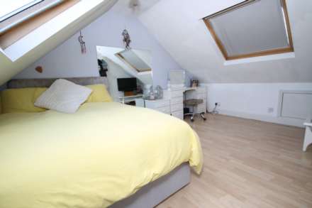 Chestnut Grove, New Malden, Image 20