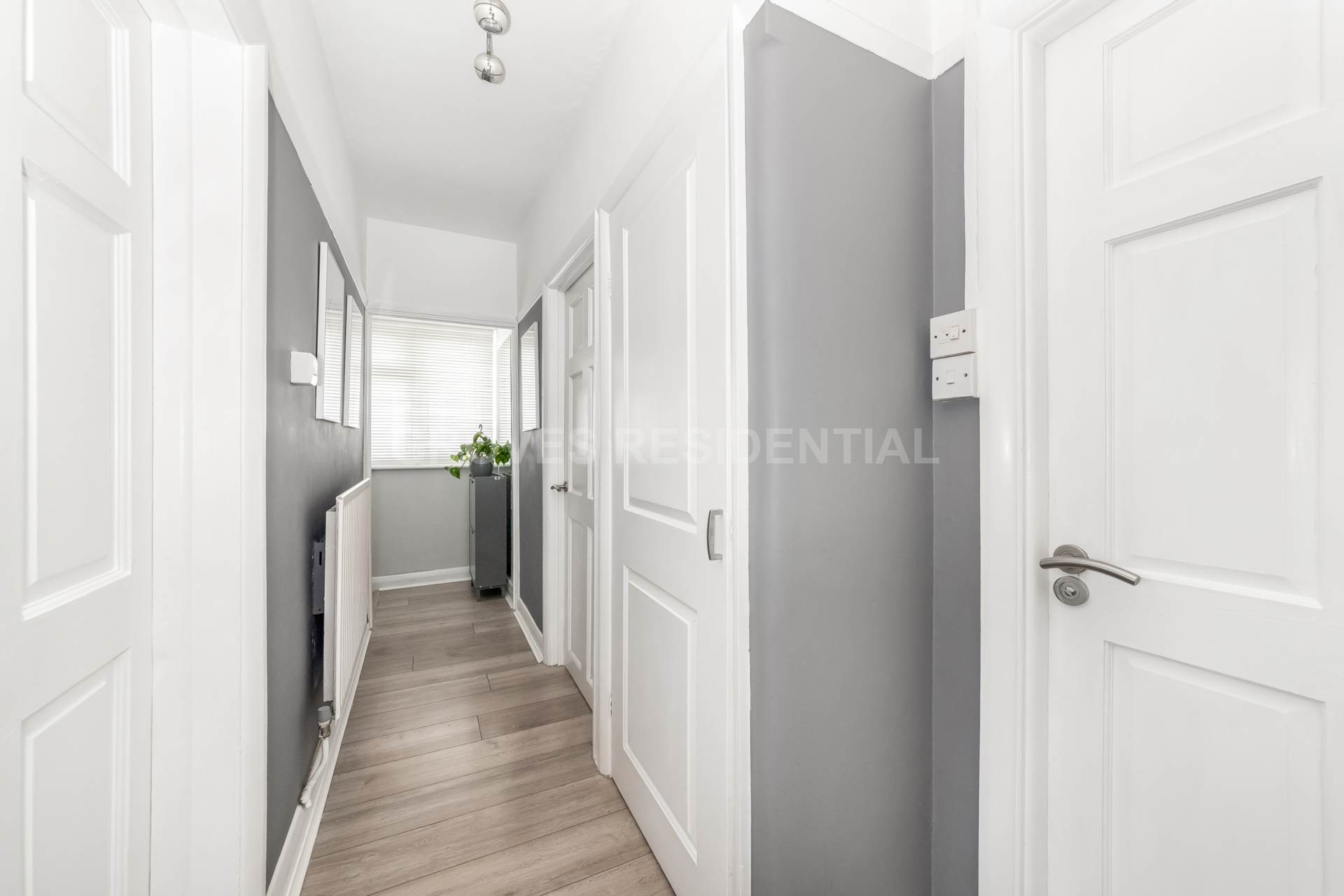 Lawn Close, New Malden, Image 4