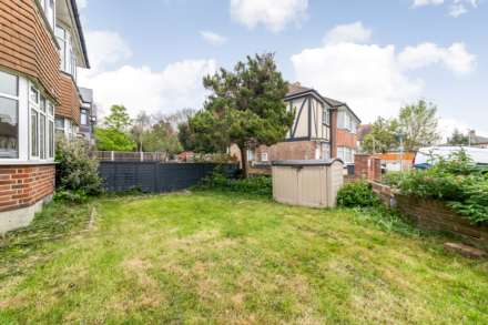 Lawn Close, New Malden, Image 9