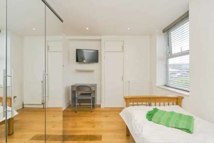 Byfield, New Malden, Image 10