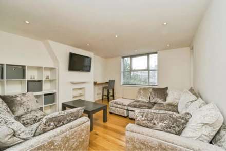 Byfield, New Malden, Image 3