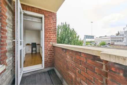 Byfield, New Malden, Image 6