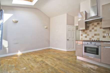 Brewster Place, Kingston Upon Thames, Image 2