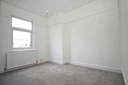 Melrose Gardens, New Malden, Image 11