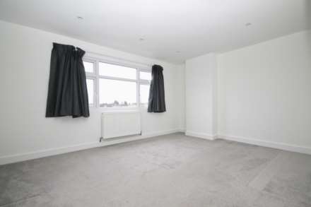 Melrose Gardens, New Malden, Image 13