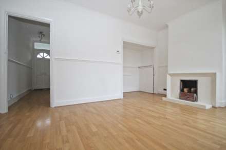 Melrose Gardens, New Malden, Image 3