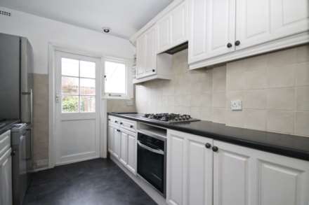 Melrose Gardens, New Malden, Image 6