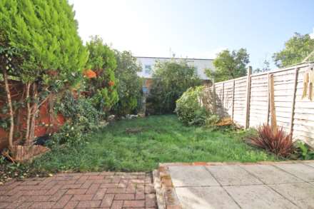 Melrose Gardens, New Malden, Image 7