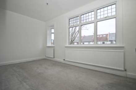 Melrose Gardens, New Malden, Image 9
