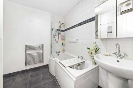 Linden Grove, New Malden, Image 10