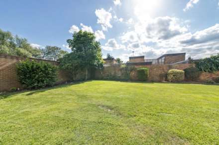Linden Grove, New Malden, Image 12