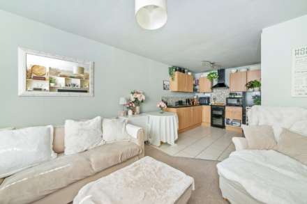 Linden Grove, New Malden, Image 2