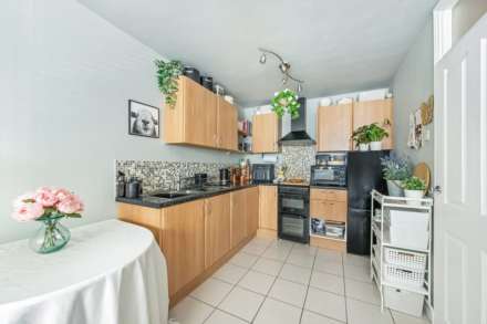 Linden Grove, New Malden, Image 5
