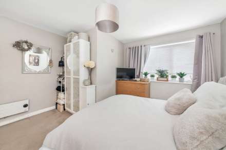 Linden Grove, New Malden, Image 9
