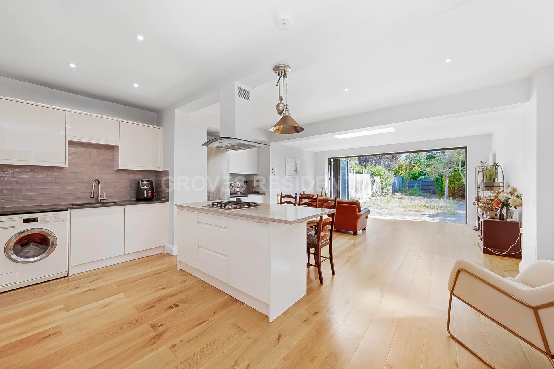 Dukes Avenue, New Malden, Image 1