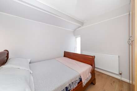 Dukes Avenue, New Malden, Image 8