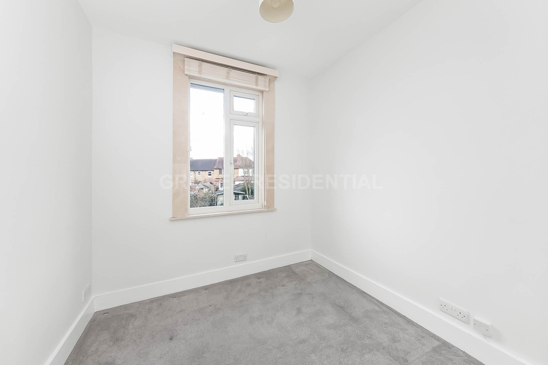 Myrtle Grove, New Malden, Image 12
