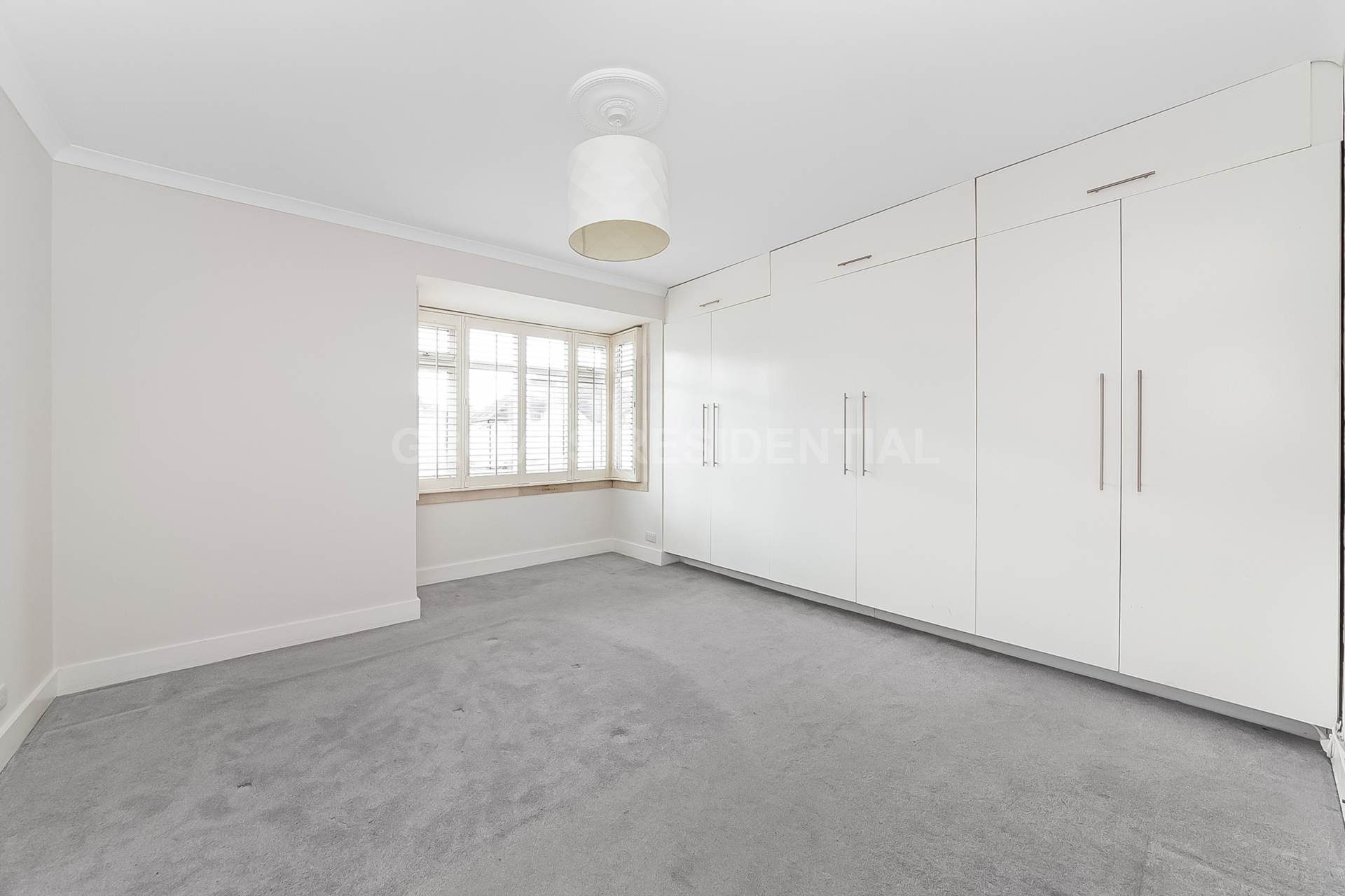 Myrtle Grove, New Malden, Image 9