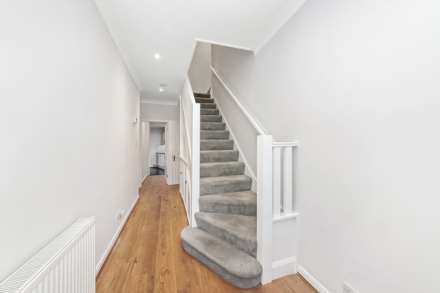 Myrtle Grove, New Malden, Image 13