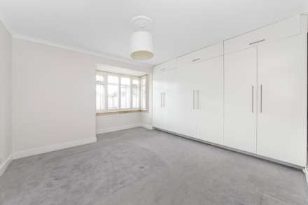 Myrtle Grove, New Malden, Image 9