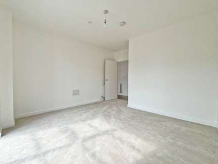 Rivulet Apartments, New Malden, Image 5