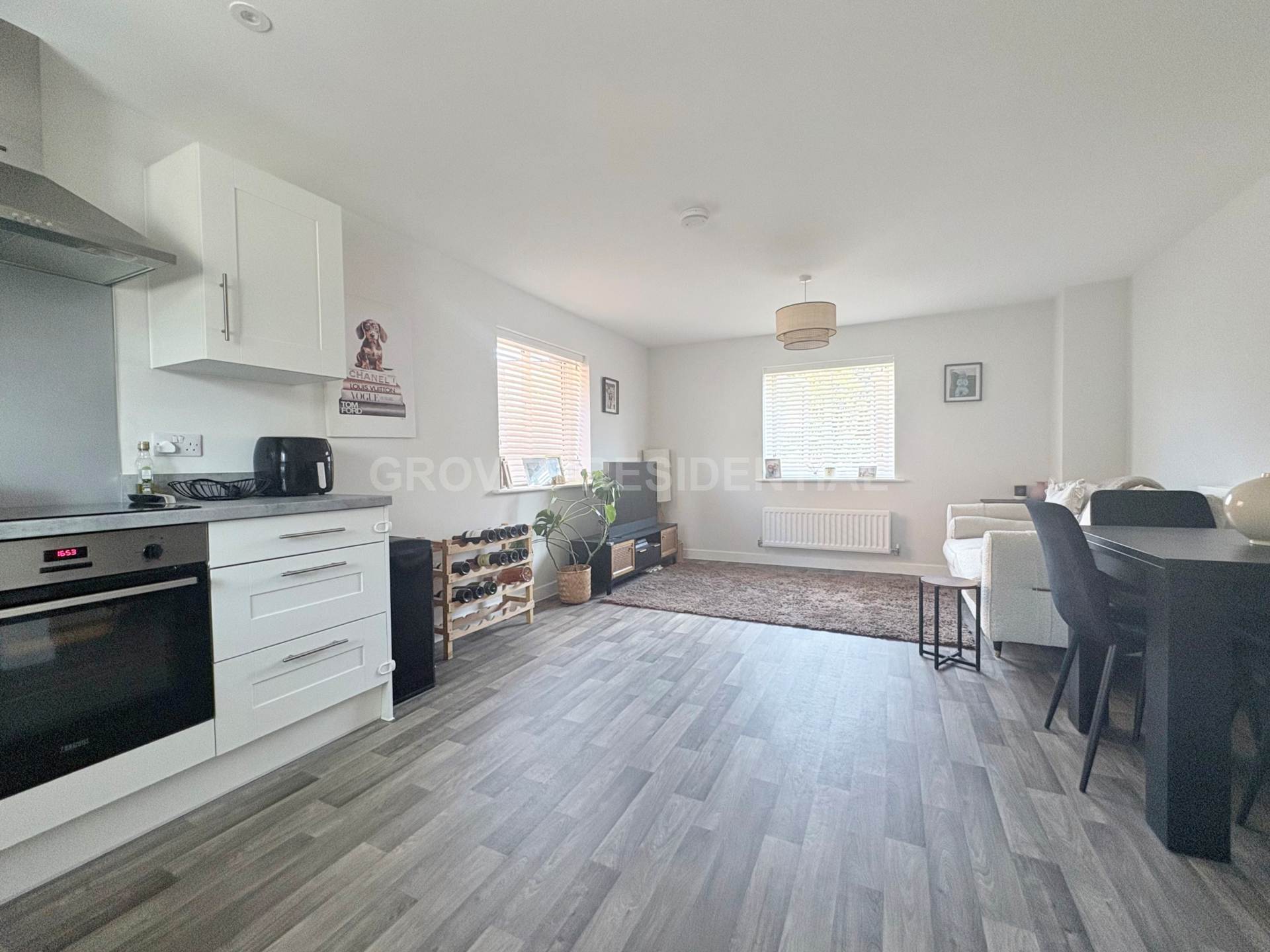 Oak Tree Way, Leatherhead, Image 4